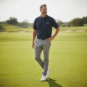 Like-New RLX Ralph Lauren Men’s Golf Shirt in Refined Navy Pin Dot Size XL